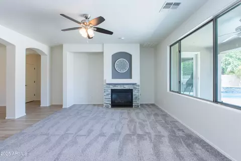 Living - 632 E Raven Way, Gilbert, AZ 85297 photo 4 of 10