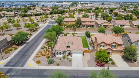 View/Area - 632 E Raven Way, Gilbert, AZ 85297 photo 7 of 10