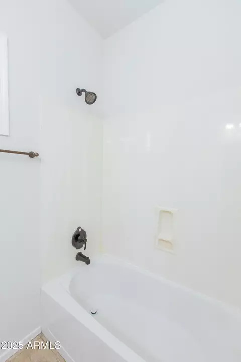 Bath - 632 E Raven Way, Gilbert, AZ 85297 photo 9 of 9