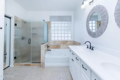 Bath - 632 E Raven Way, Gilbert, AZ 85297 photo 3 of 9