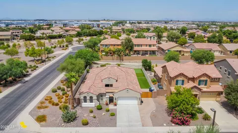 View/Area - 632 E Raven Way, Gilbert, AZ 85297 photo 6 of 10