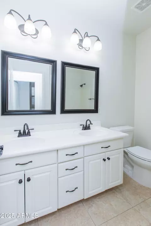 Bath - 632 E Raven Way, Gilbert, AZ 85297 photo 8 of 9