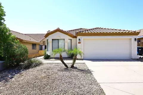 Exterior - 2303 E Taro Ln, Phoenix, AZ 85024 photo 2 of 7