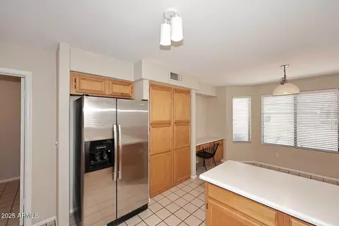 Kitchen - 2303 E Taro Ln, Phoenix, AZ 85024 photo 4 of 4