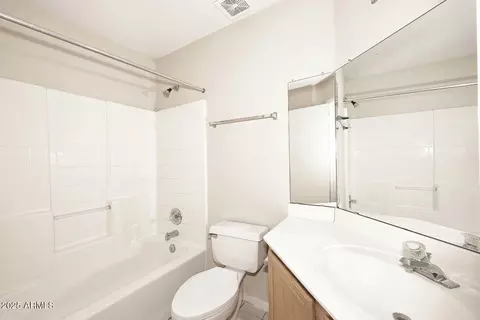 Bath - 2303 E Taro Ln, Phoenix, AZ 85024 photo 1 of 6