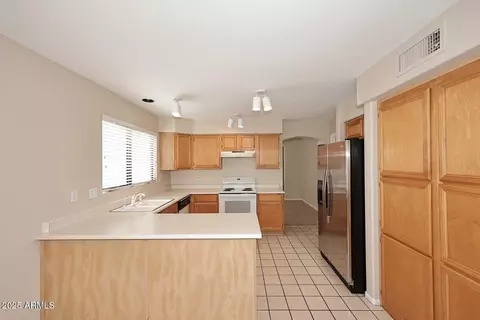 Kitchen - 2303 E Taro Ln, Phoenix, AZ 85024 photo 1 of 4