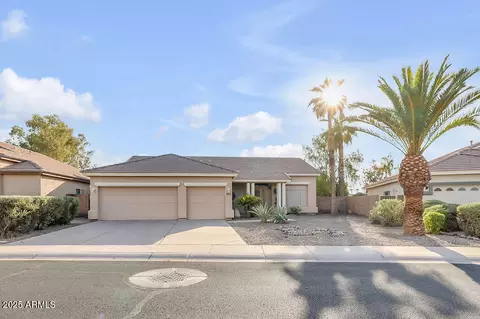 1038 S Palomino Creek Dr, Gilbert, AZ 85296