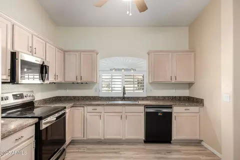 Kitchen - 2101 S Meridian Rd #301, Apache Junction, AZ 85120 photo 2 of 2