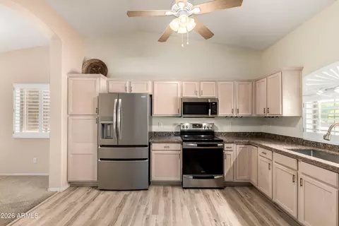 Kitchen - 2101 S Meridian Rd #301, Apache Junction, AZ 85120 photo 1 of 2