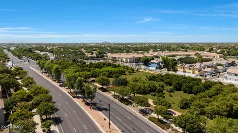 View/Area - 2892 E Agritopia Loop S, Gilbert, AZ 85296 photo 5 of 17