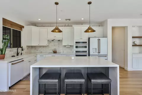 Kitchen - 2892 E Agritopia Loop S, Gilbert, AZ 85296 photo 3 of 10