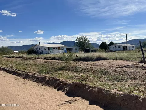 11 W Upton St, Pearce, AZ 85625