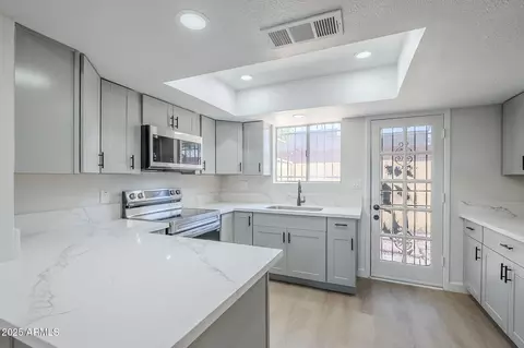 Kitchen - 2223 E Catalina Dr, Phoenix, AZ 85016 photo 1 of 5