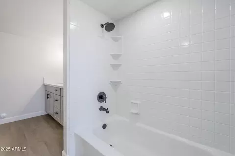 Bath - 2223 E Catalina Dr, Phoenix, AZ 85016 photo 4 of 4