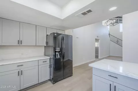 Kitchen - 2223 E Catalina Dr, Phoenix, AZ 85016 photo 4 of 5