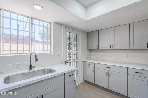Kitchen - 2223 E Catalina Dr, Phoenix, AZ 85016 photo 3 of 5