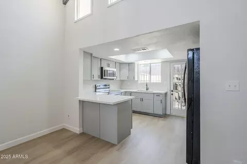Kitchen - 2223 E Catalina Dr, Phoenix, AZ 85016 photo 2 of 5