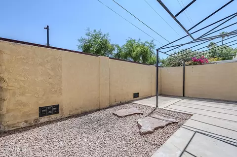 Exterior - 2223 E Catalina Dr, Phoenix, AZ 85016 photo 2 of 3