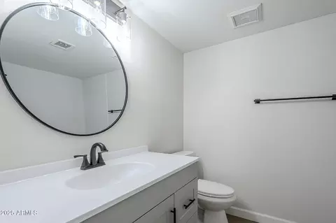 Bath - 2223 E Catalina Dr, Phoenix, AZ 85016 photo 1 of 4