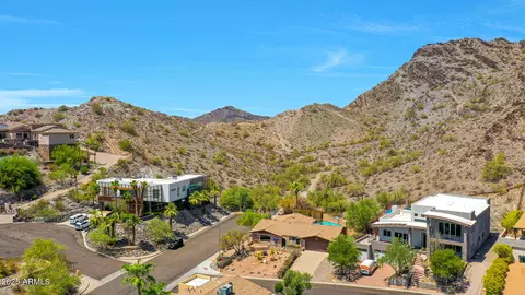 View/Area - 2202 E Belmont Ave, Phoenix, AZ 85020 photo 3 of 9