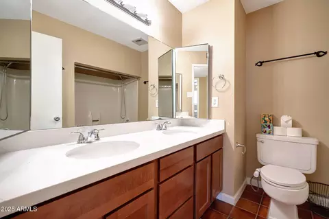 Bath - 2202 E Belmont Ave, Phoenix, AZ 85020 photo 4 of 4