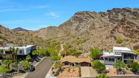 View/Area - 2202 E Belmont Ave, Phoenix, AZ 85020 photo 2 of 9