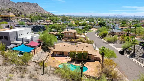 View/Area - 2202 E Belmont Ave, Phoenix, AZ 85020 photo 5 of 9