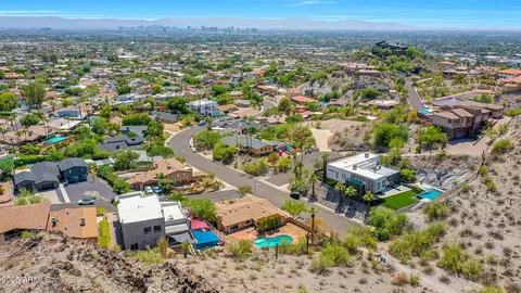 View/Area - 2202 E Belmont Ave, Phoenix, AZ 85020 photo 7 of 9