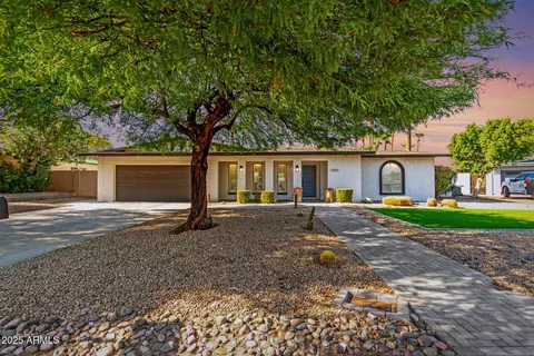 2550 E Sahuaro Dr, Phoenix, AZ 85028