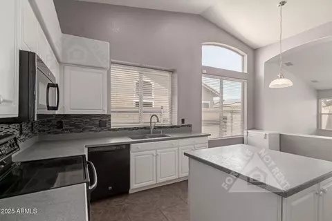 1335 S Larkspur St, Gilbert, AZ 85296