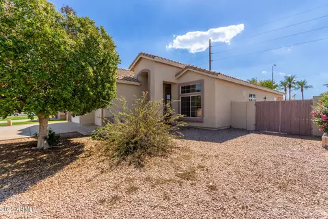 Exterior - 1818 S Saddle St, Gilbert, AZ 85233 photo 4 of 7