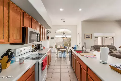 Kitchen - 1818 S Saddle St, Gilbert, AZ 85233 photo 4 of 4