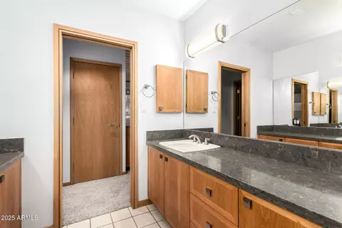 Bath - 2401 E Carol Ave, Phoenix, AZ 85028 photo 8 of 10