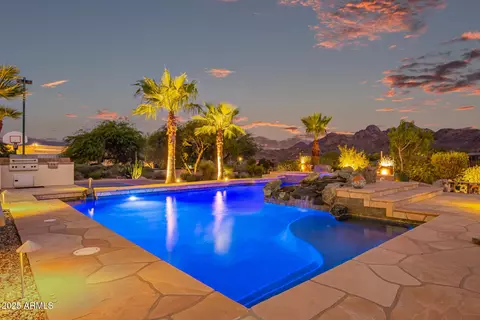 Exterior - 2401 E Carol Ave, Phoenix, AZ 85028 photo 18 of 37