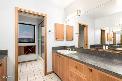 Bath - 2401 E Carol Ave, Phoenix, AZ 85028 photo 7 of 10