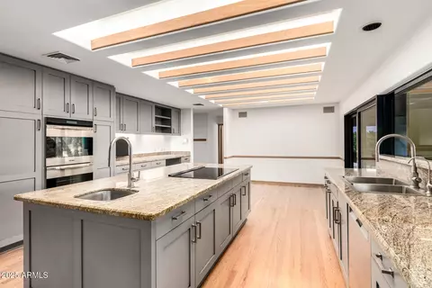 Kitchen - 2401 E Carol Ave, Phoenix, AZ 85028 photo 4 of 6