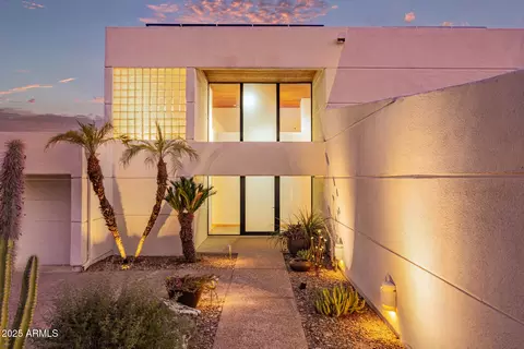 Exterior - 2401 E Carol Ave, Phoenix, AZ 85028 photo 4 of 37