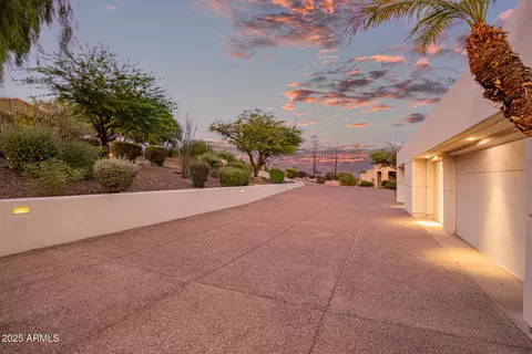 Exterior - 2401 E Carol Ave, Phoenix, AZ 85028 photo 3 of 37