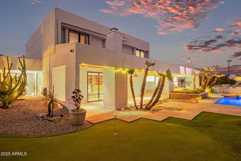 Exterior - 2401 E Carol Ave, Phoenix, AZ 85028 photo 20 of 37