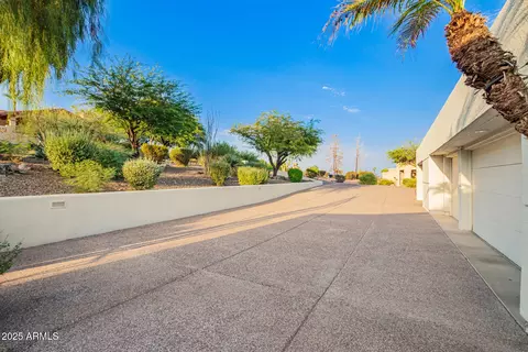 Exterior - 2401 E Carol Ave, Phoenix, AZ 85028 photo 12 of 37