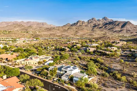 View/Area - 2401 E Carol Ave, Phoenix, AZ 85028 photo 2 of 4