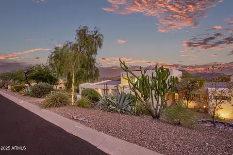 Exterior - 2401 E Carol Ave, Phoenix, AZ 85028 photo 2 of 37