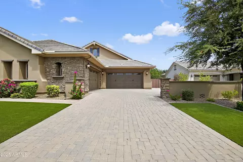Exterior - 2040 E Aris Dr, Gilbert, AZ 85298 photo 4 of 20