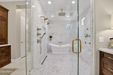 Bath - 2040 E Aris Dr, Gilbert, AZ 85298 photo 5 of 18