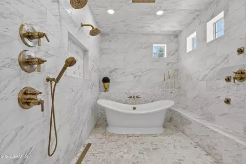 Bath - 2040 E Aris Dr, Gilbert, AZ 85298 photo 6 of 18