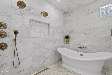 Bath - 2040 E Aris Dr, Gilbert, AZ 85298 photo 7 of 18