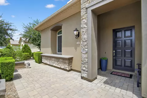 Exterior - 2040 E Aris Dr, Gilbert, AZ 85298 photo 5 of 20