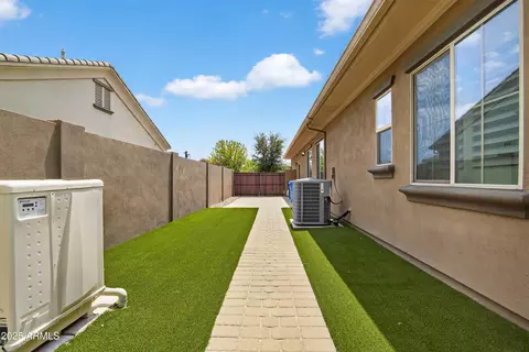 Exterior - 2040 E Aris Dr, Gilbert, AZ 85298 photo 19 of 20