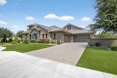 Exterior - 2040 E Aris Dr, Gilbert, AZ 85298 photo 3 of 20