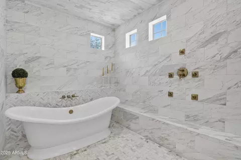 Bath - 2040 E Aris Dr, Gilbert, AZ 85298 photo 8 of 18